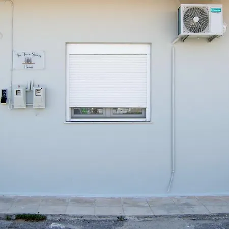 House - Sleeps 4 - Private Courtyard - Parking Hébergement de vacances