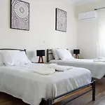 House - Sleeps 4 - Private Courtyard - Parking 度假居 *