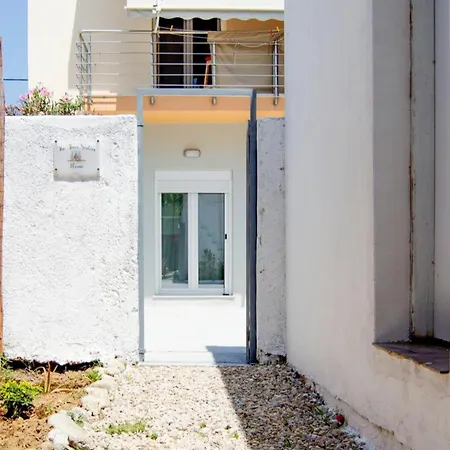 House - Sleeps 4 - Private Courtyard - Parking Kardamena (Kos)