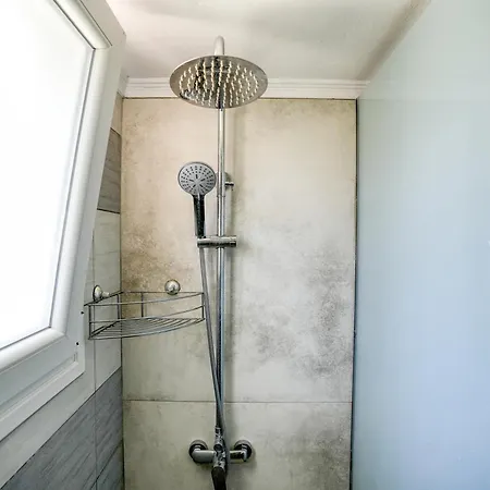 Casa de Férias House - Sleeps 4 - Private Courtyard - Parking *