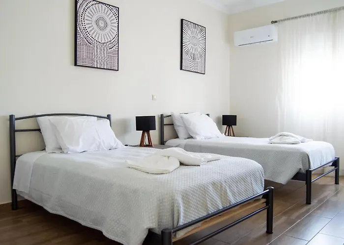 House - Sleeps 4 - Private Courtyard - Parking Casa vacanze *